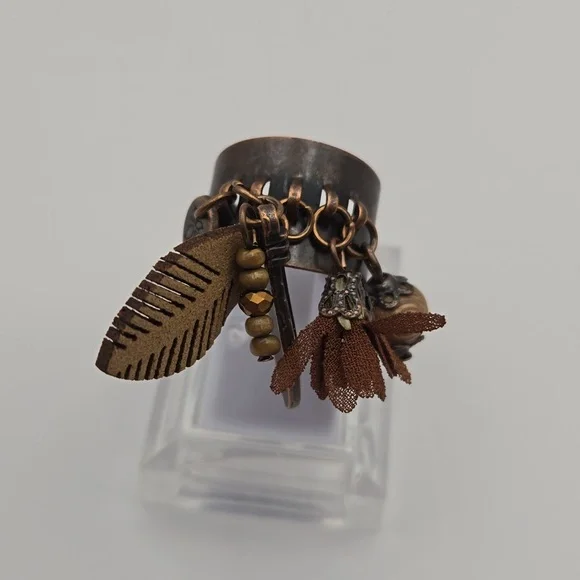 ### NWT-- Unique Vintage Tassel Ring - Picture 5 of 6